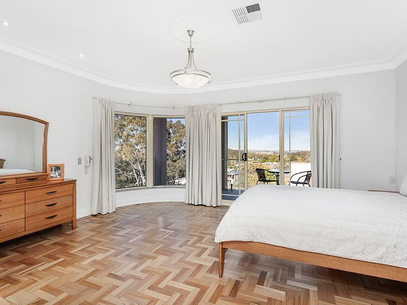 18 Prairievale Road, South Hurstville Sold by Gavan Property - image 1