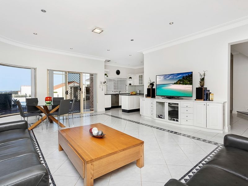 18 Prairievale Road, South Hurstville Sold by Gavan Property - image 1