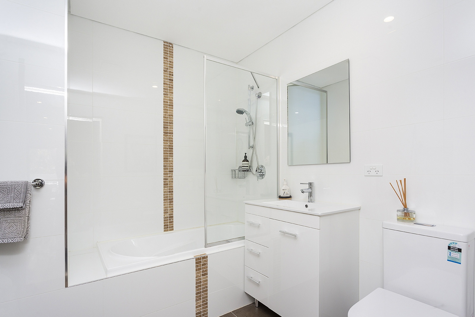 1/77-79 Lawrence Street, Peakhurst Sold by Gavan Property - image 1