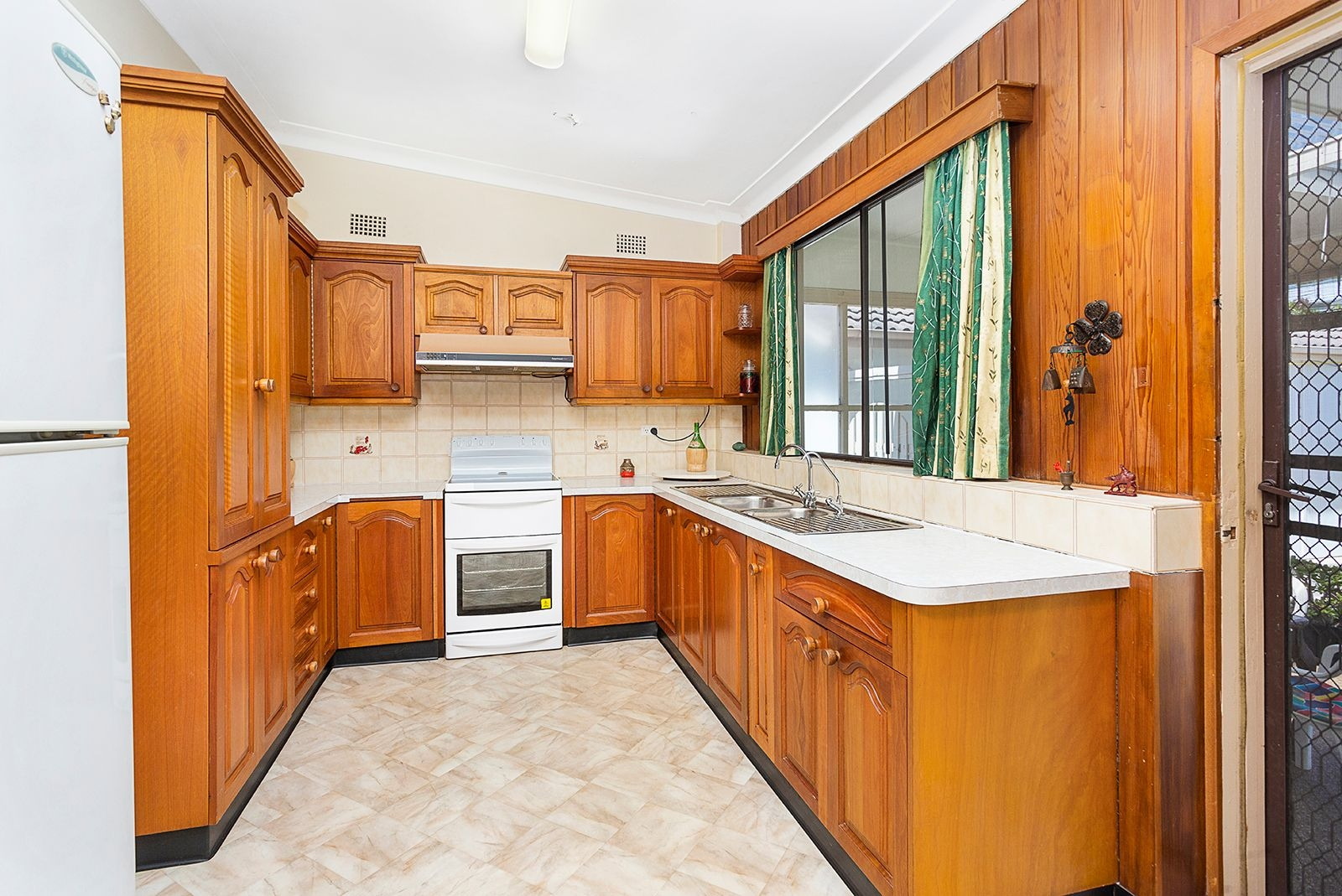 5 Resthaven Road, South Hurstville Sold by Gavan Property - image 1