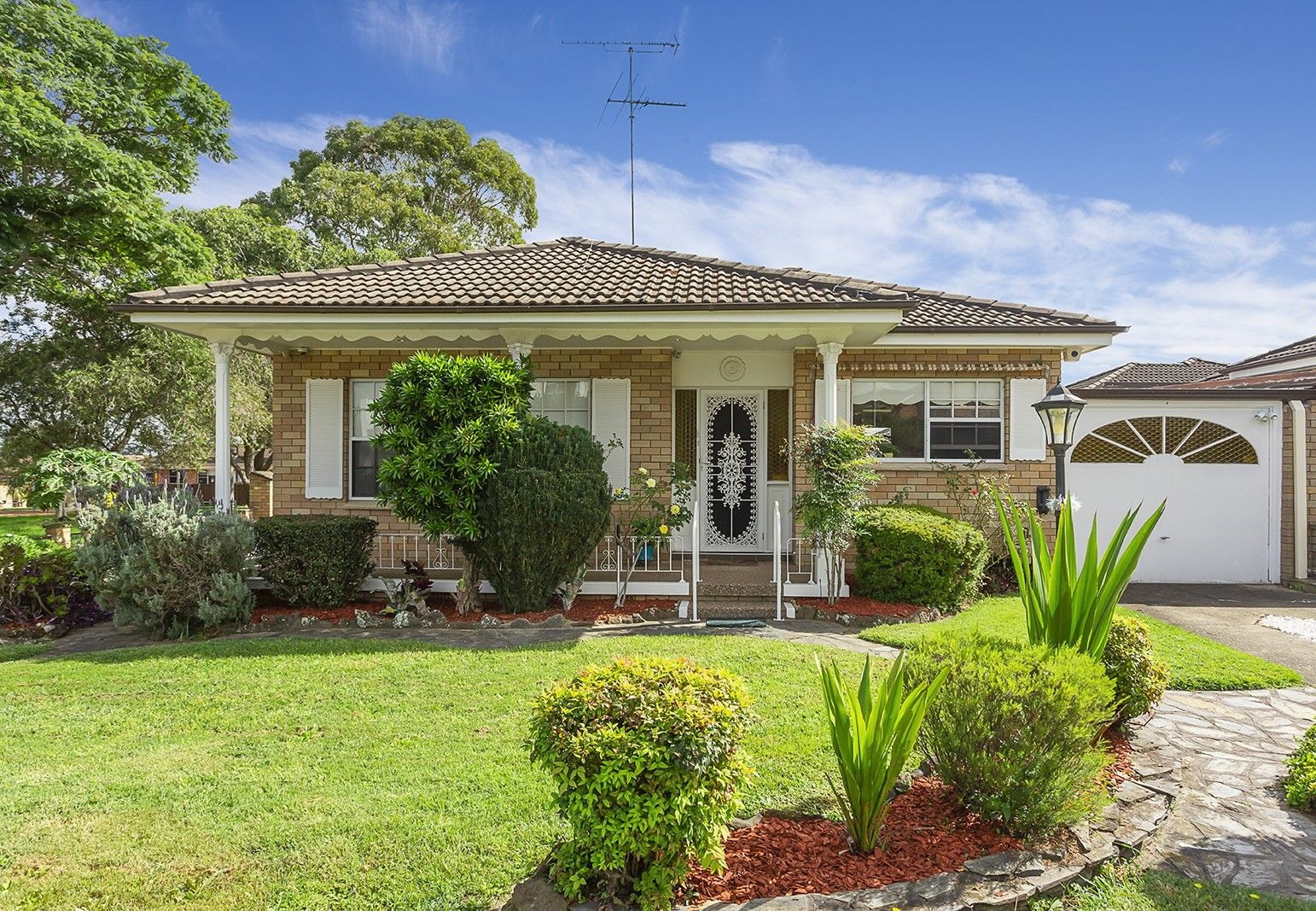 1/81 Greenacre Road, Connells Point Sold by Gavan Property - image 1