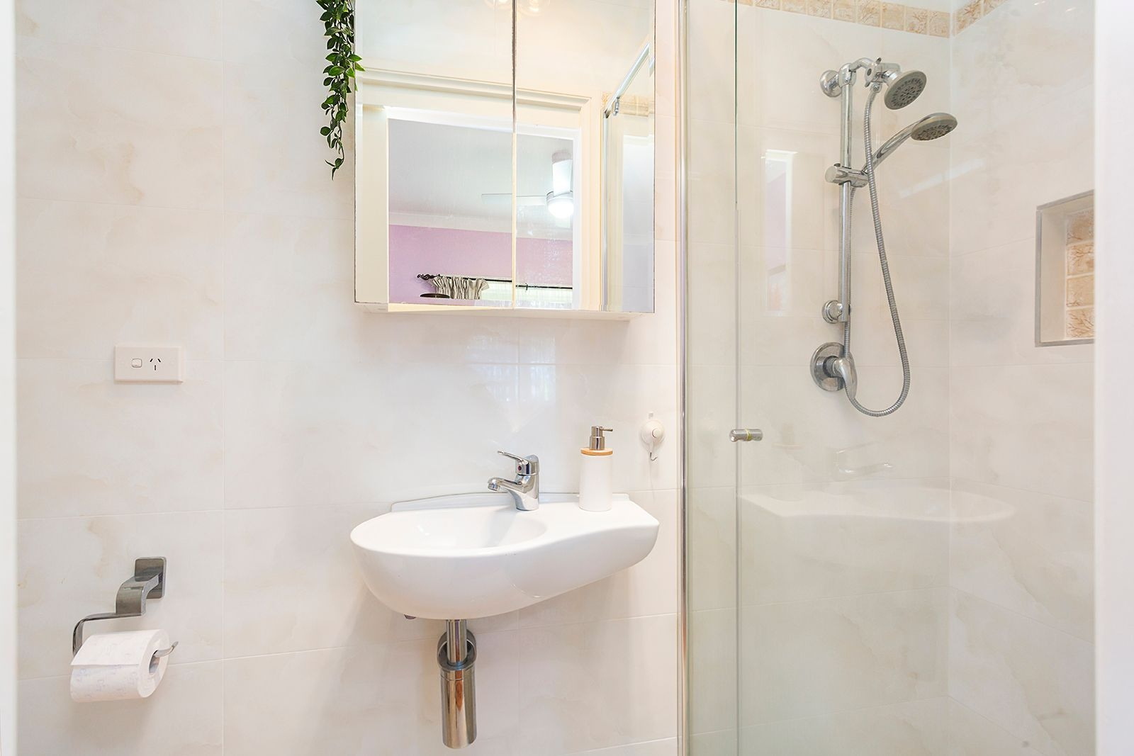 1/81 Greenacre Road, Connells Point Sold by Gavan Property - image 1