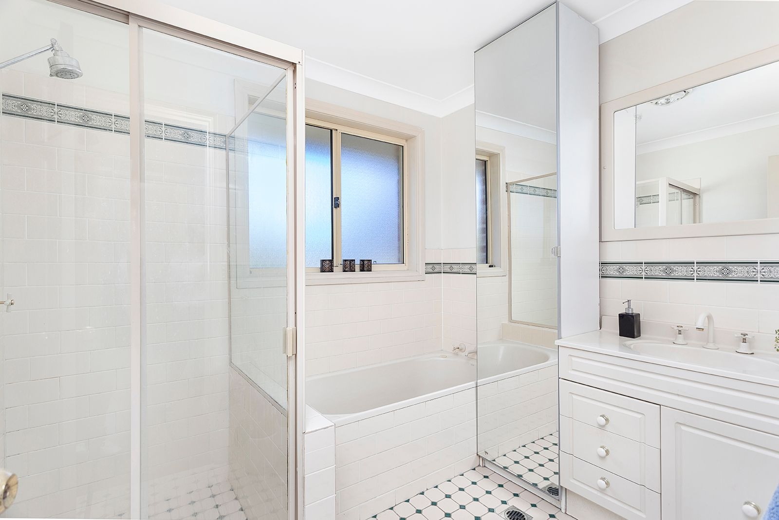 21/1-7 Walton St, Blakehurst Sold by Gavan Property - image 1