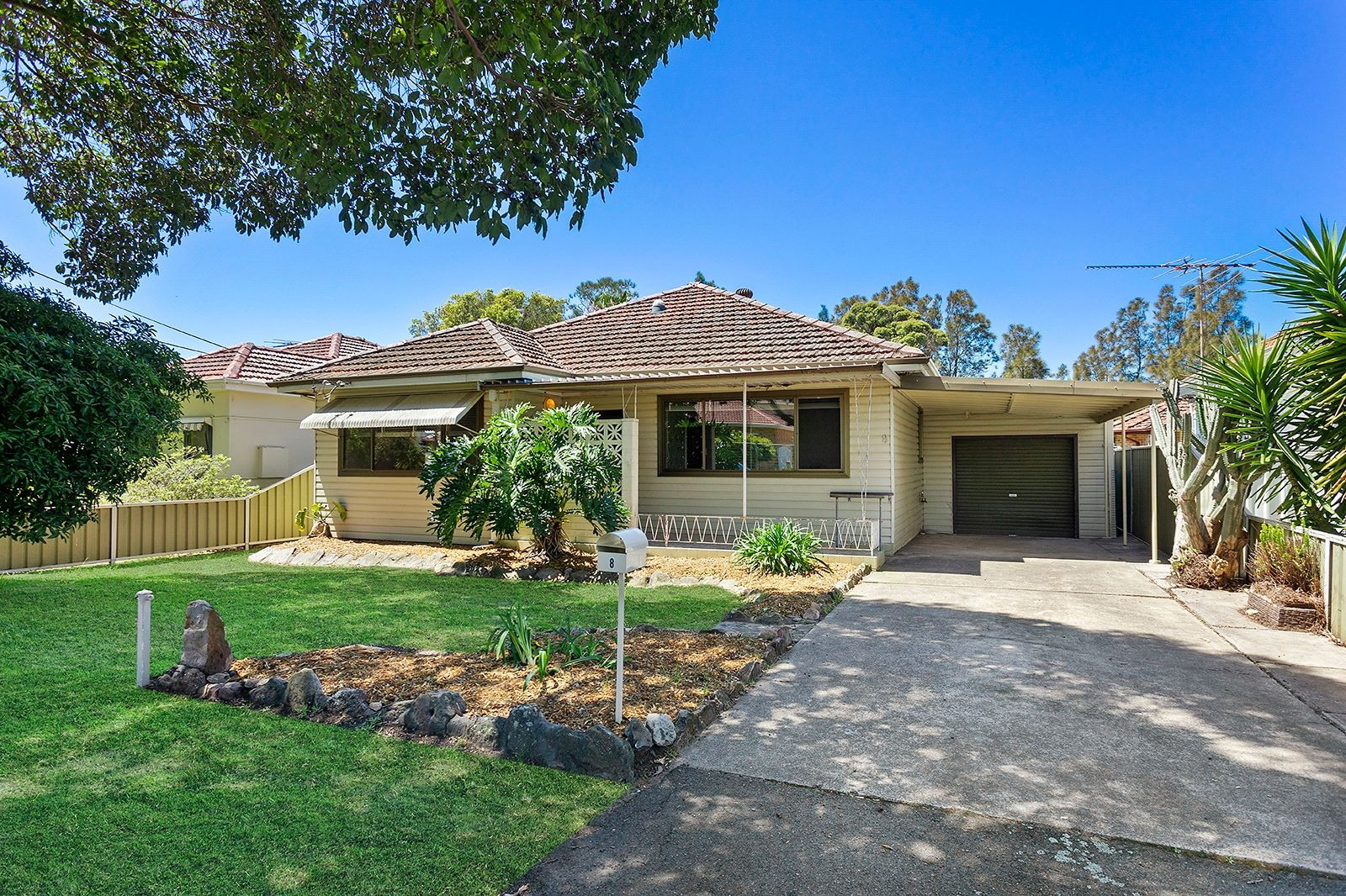 8 Yathong Road, Caringbah Sold by Gavan Property - image 1