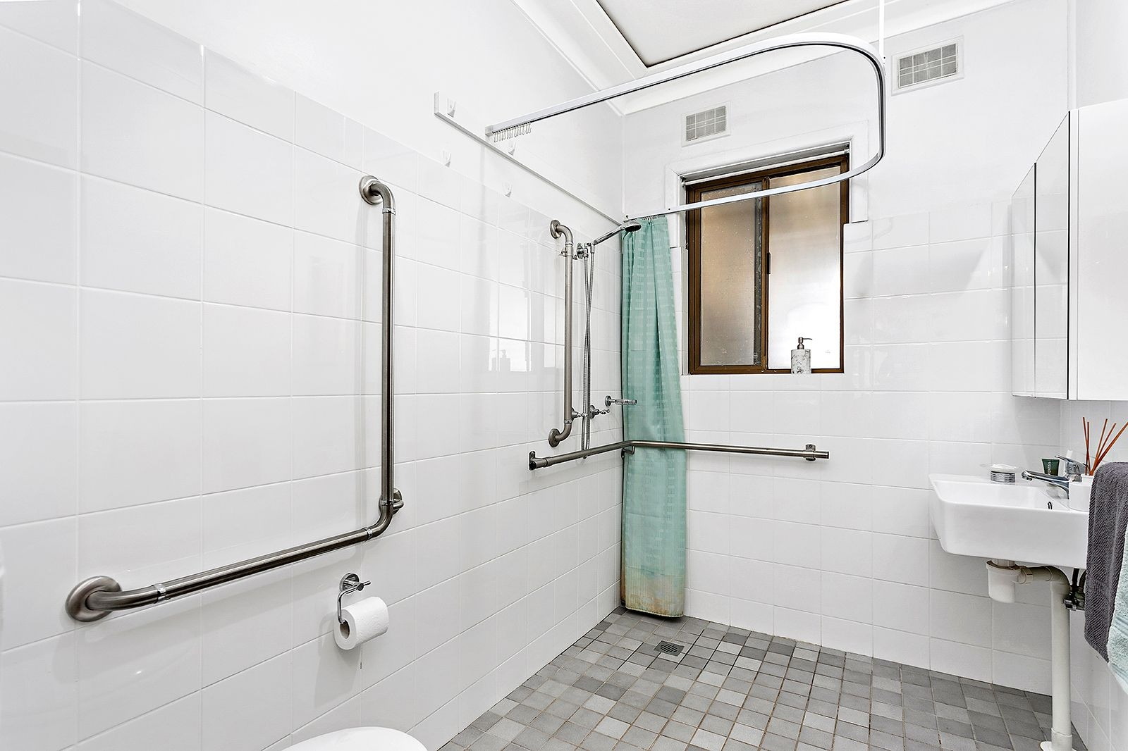 8 Yathong Road, Caringbah Sold by Gavan Property - image 1