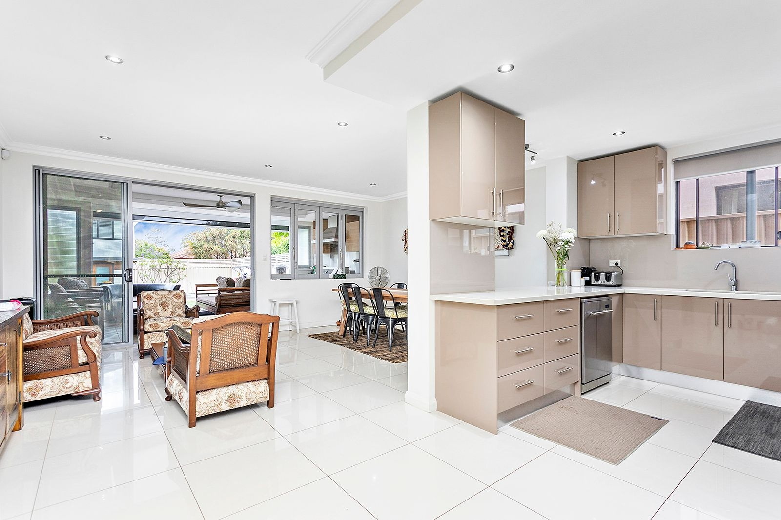2/27b Samuel Street, Peakhurst Sold by Gavan Property - image 1