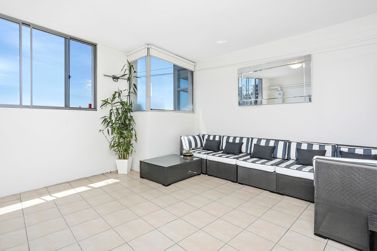14/803 King Georges Road, South Hurstville Sold by Gavan Property - image 1