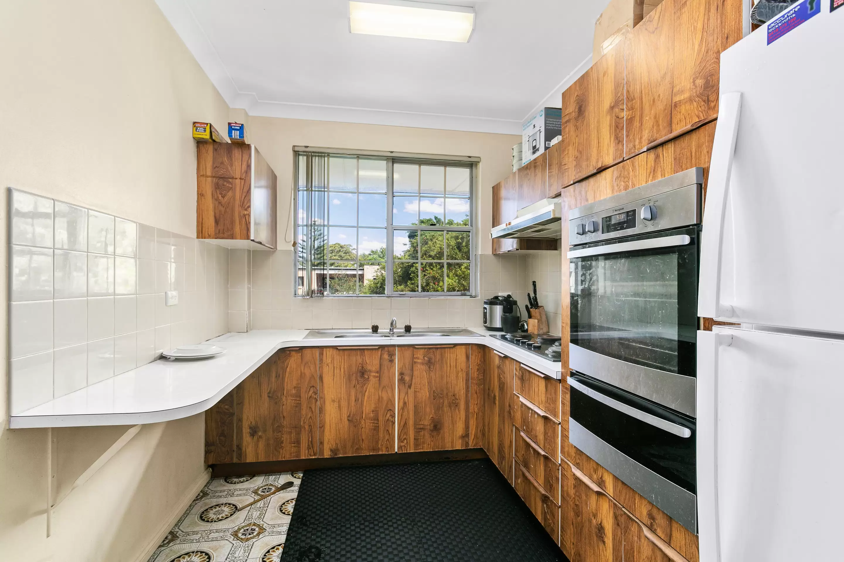 5/3-5 Shaftesbury Street, Carlton Leased by Gavan Property - image 1