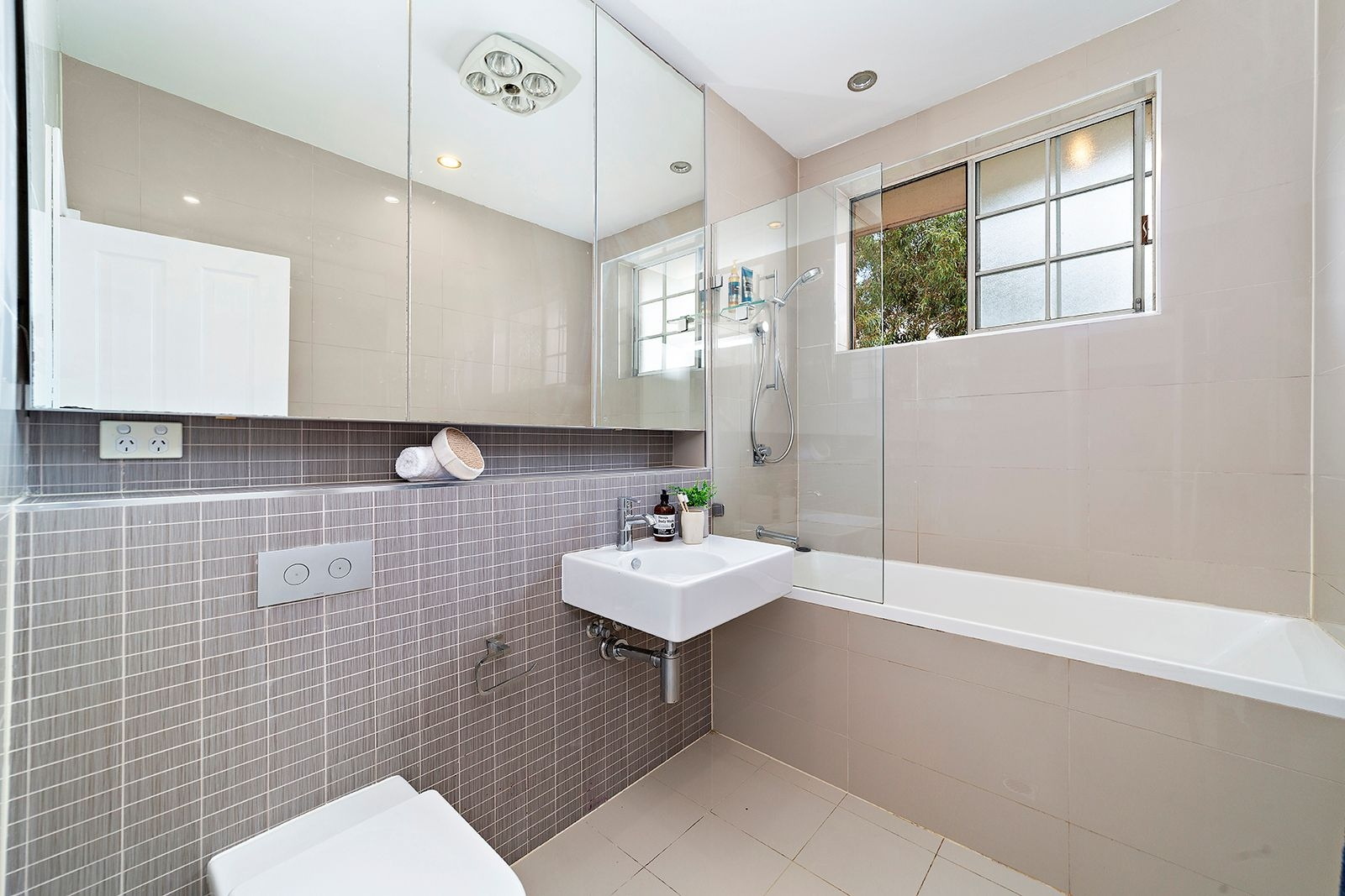 5/11 Mutual Road, Mortdale Sold by Gavan Property - image 1