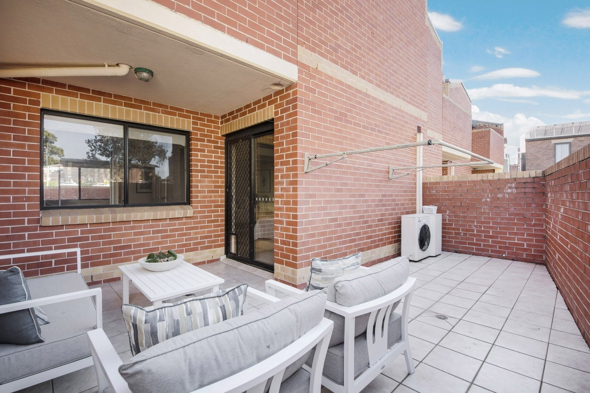 9/26 Oatley Avenue, Oatley Sold by Gavan Property - image 1