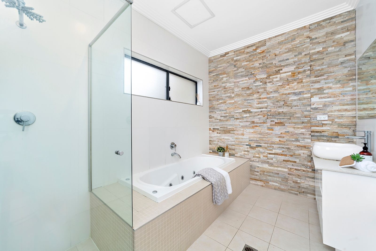 14 Peake Parade, Peakhurst Sold by Gavan Property - image 1