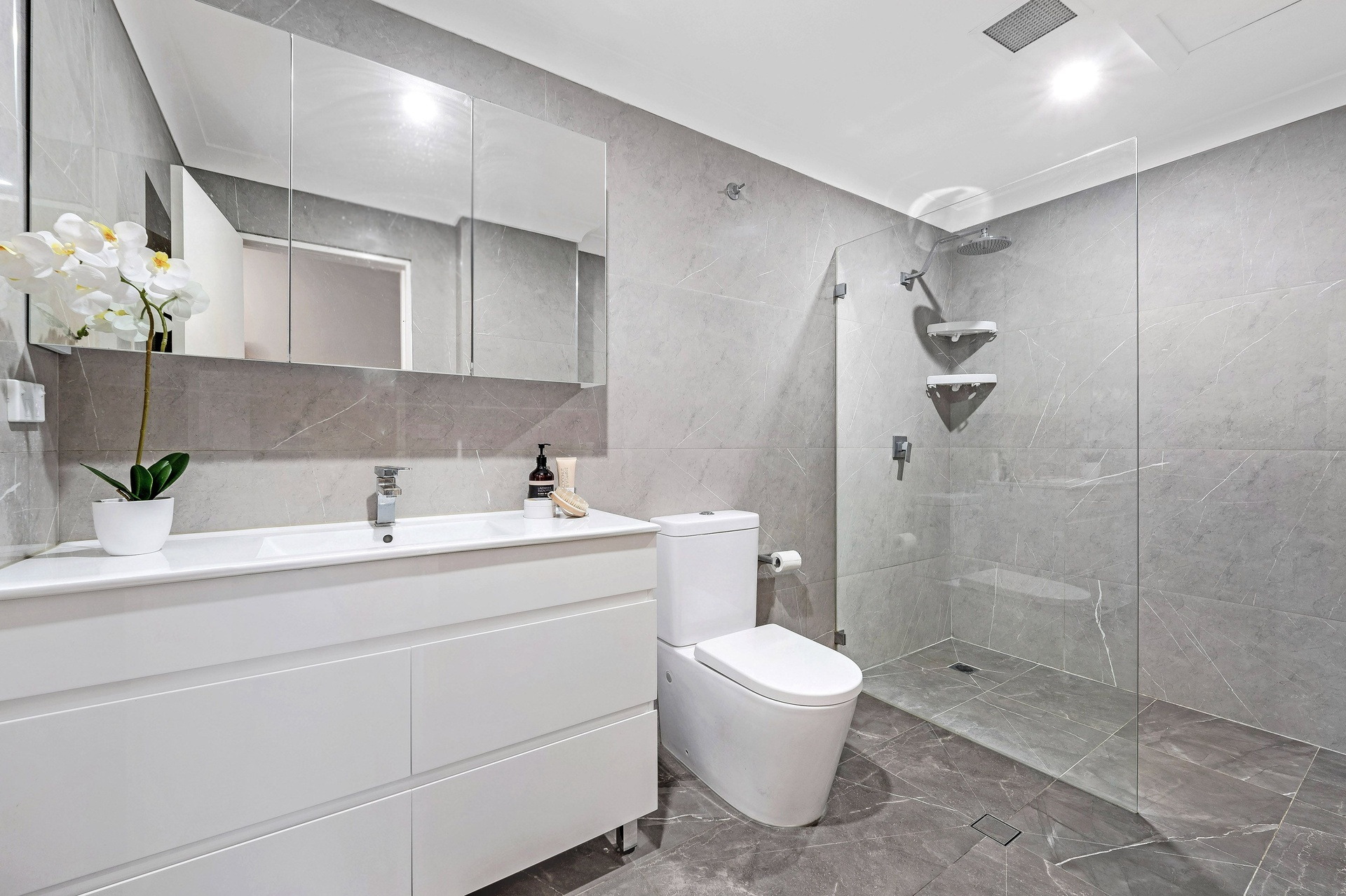 8/422-426 Railway Parade, Allawah Sold by Gavan Property - image 1