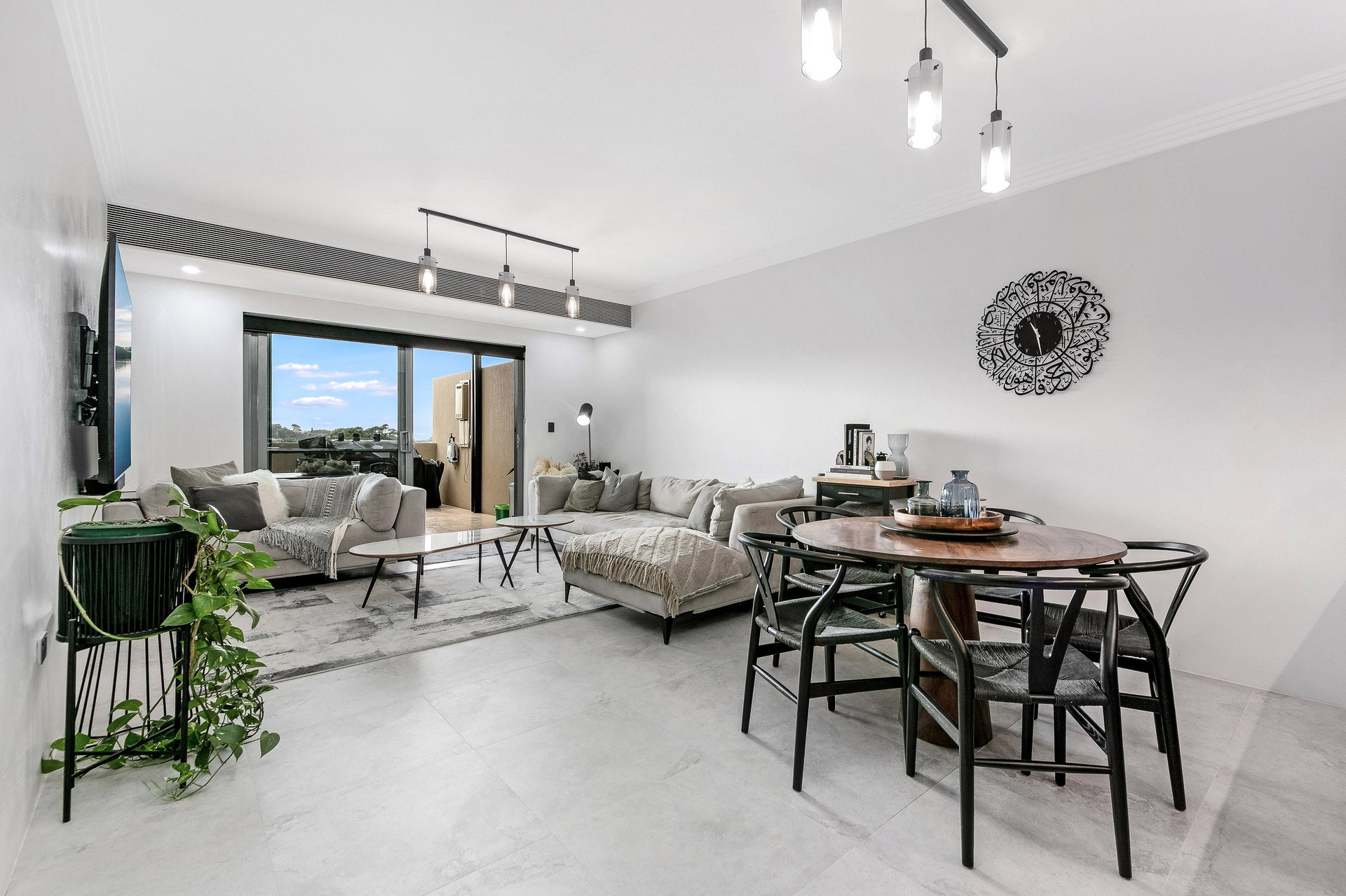 20/803 King Georges Road, South Hurstville Sold by Gavan Property - image 1