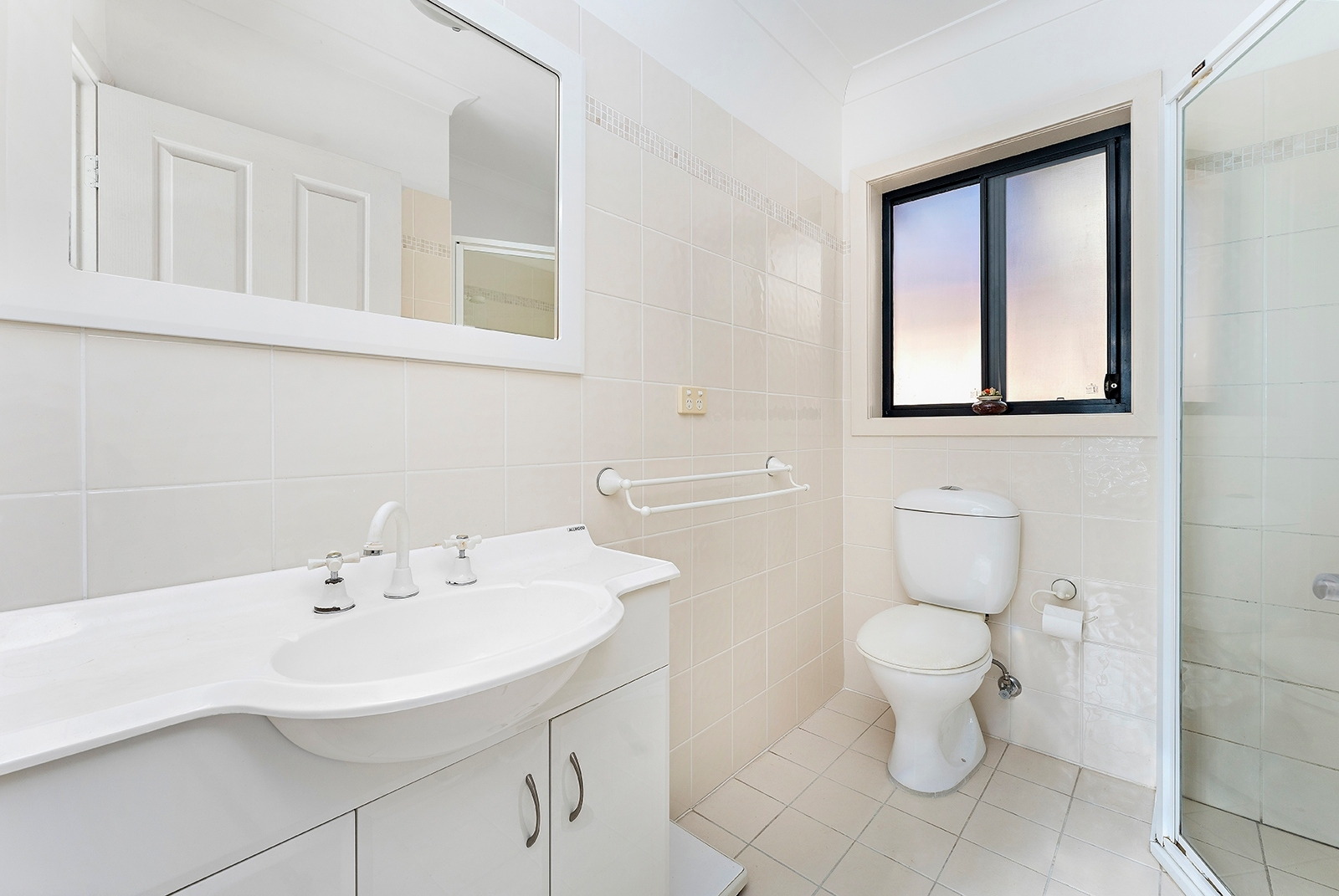 4/43-47 Clarke Street, Peakhurst Sold by Gavan Property - image 1