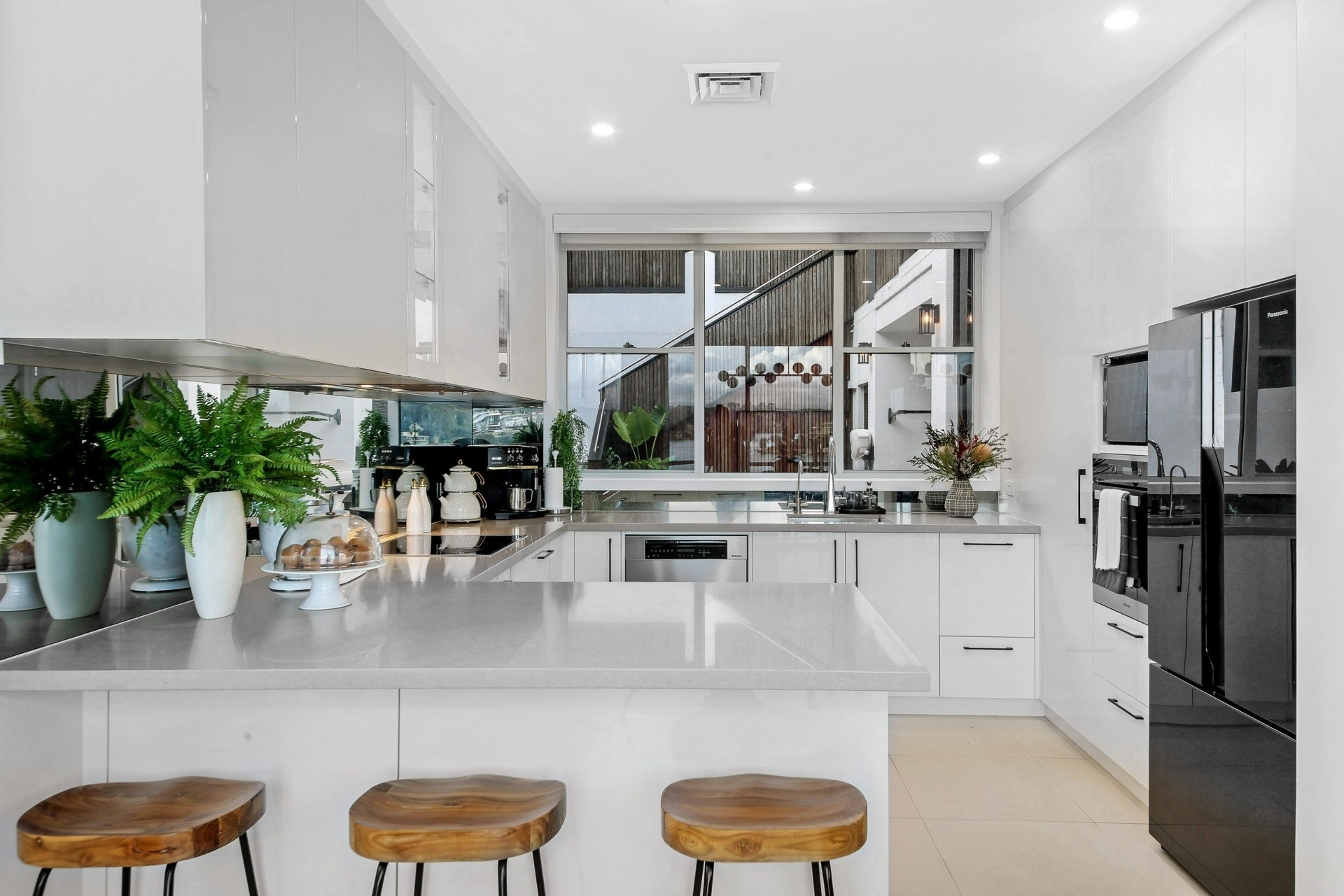 137 Kyle Parade, Kyle Bay Sold by Gavan Property - image 1