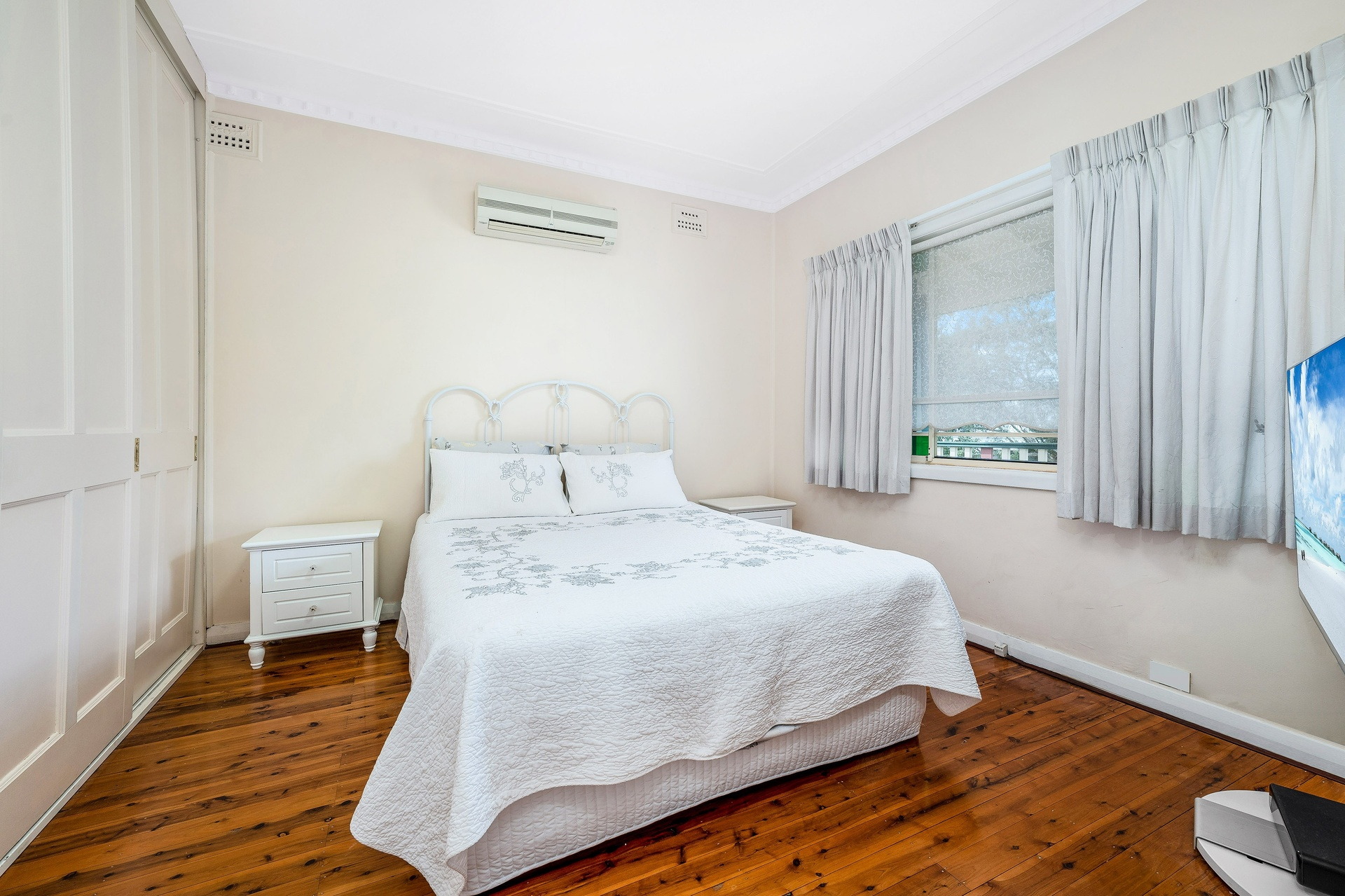 5 Weston Avenue, Narwee Sold by Gavan Property - image 1