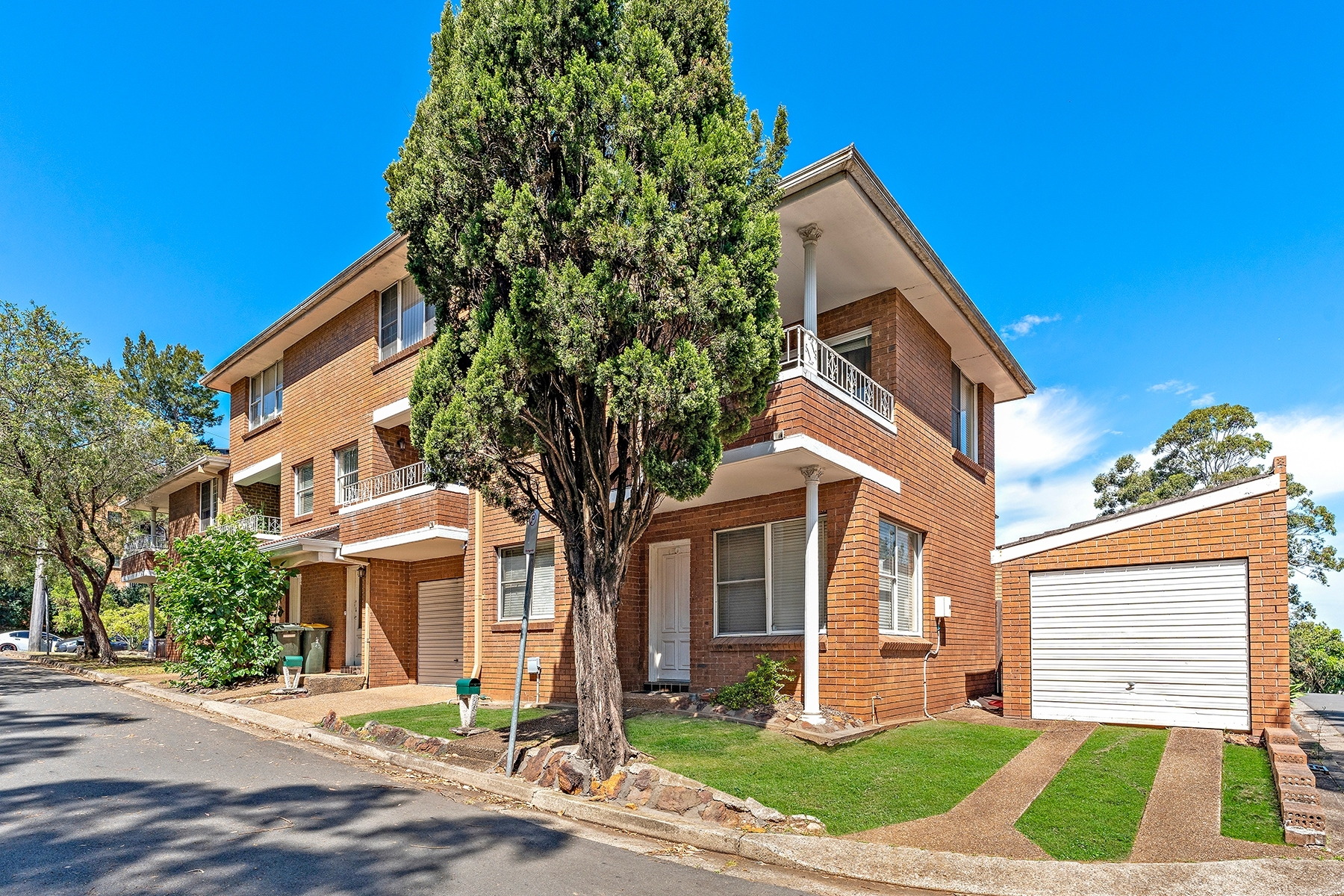 3 Woids Avenue, Hurstville Sold by Gavan Property - image 1