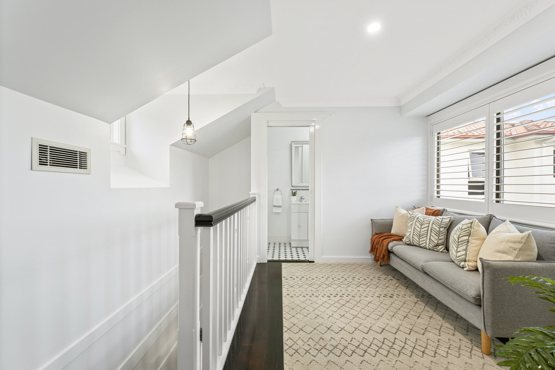 15 The Esplanade, South Hurstville Sold by Gavan Property - image 1