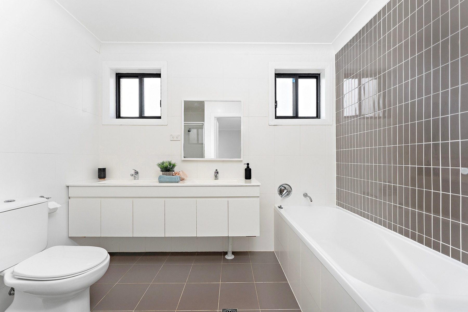 6A Prince Street, Picnic Point Sold by Gavan Property - image 1