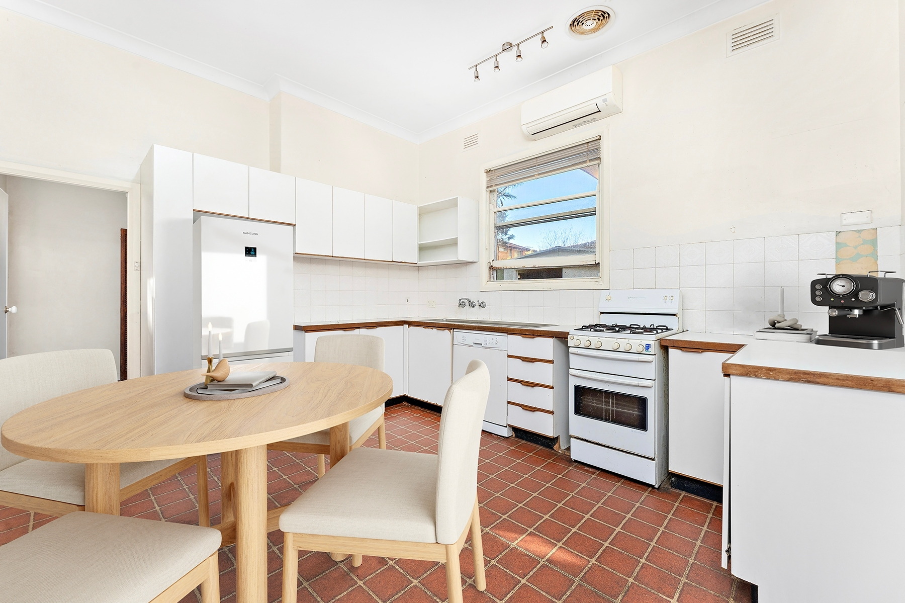 70 Villiers Avenue, Mortdale Sold by Gavan Property - image 1