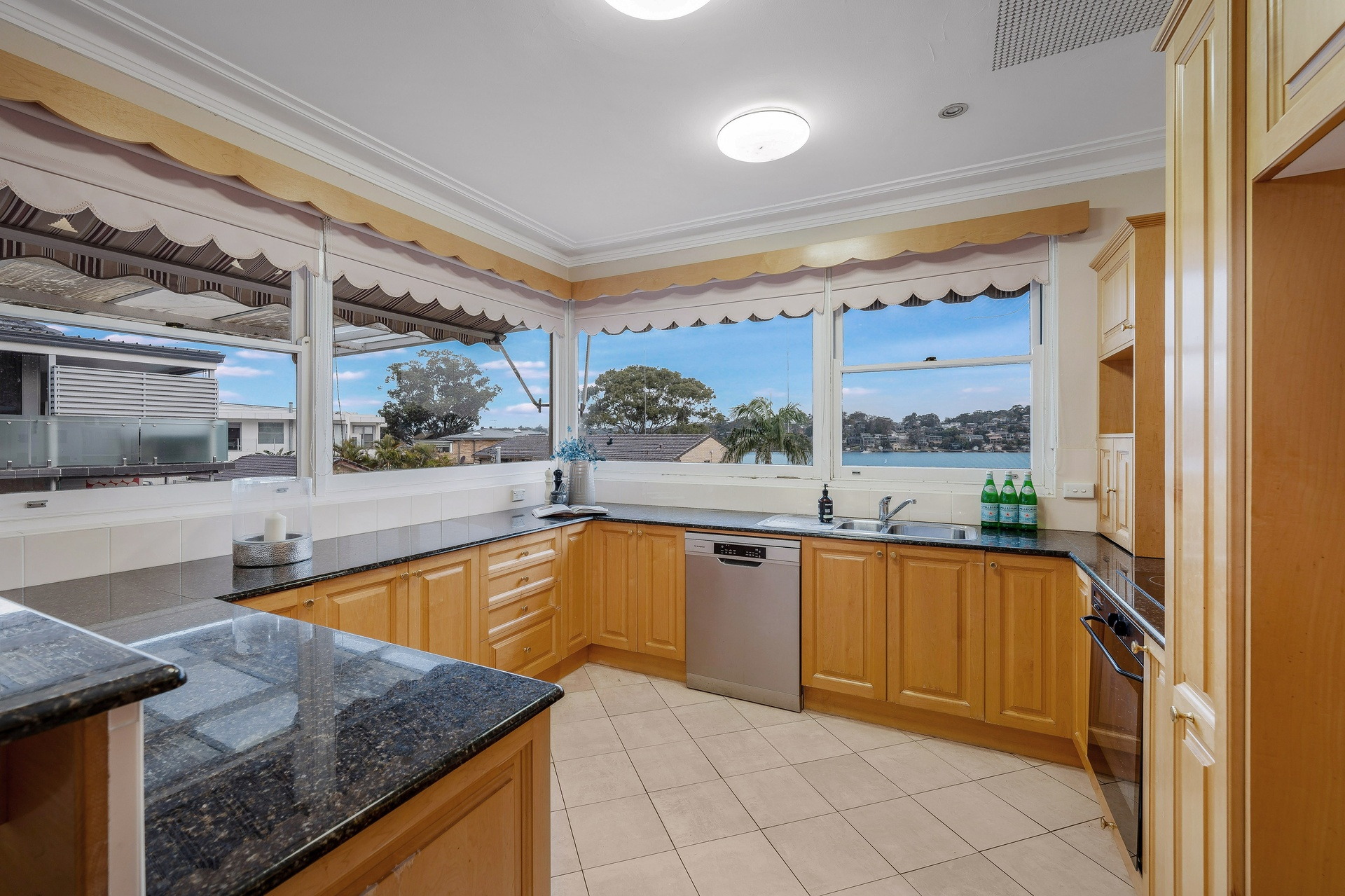 233 Queens Road, Connells Point Sold by Gavan Property - image 1