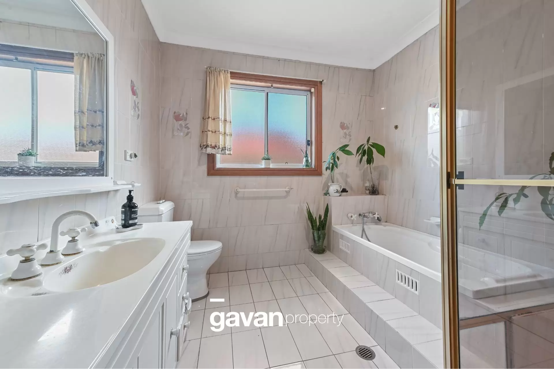 2/37 Queens Road, Hurstville Leased by Gavan Property - image 1