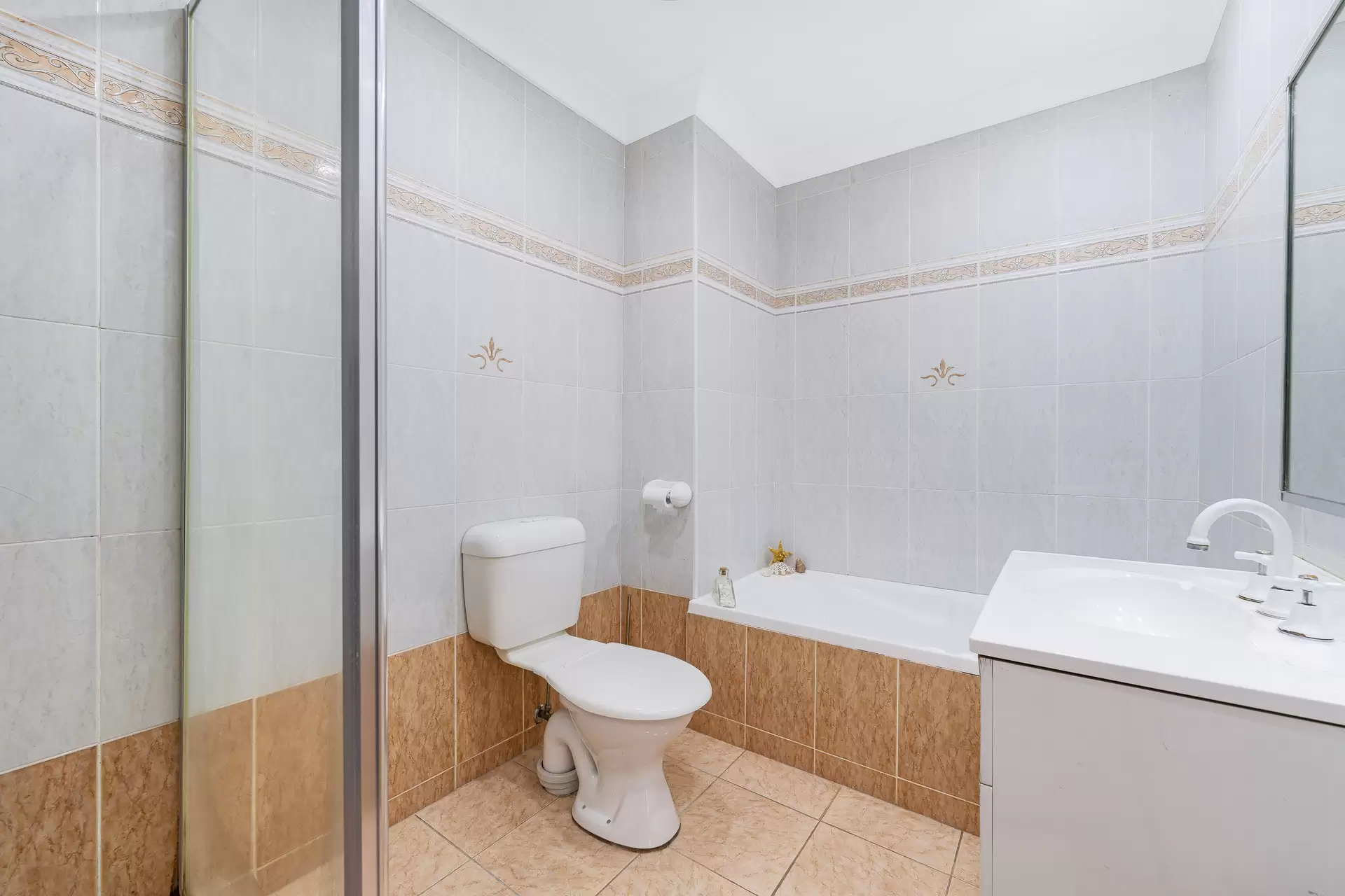 10/824-828 King Georges Road, South Hurstville Sold by Gavan Property - image 1