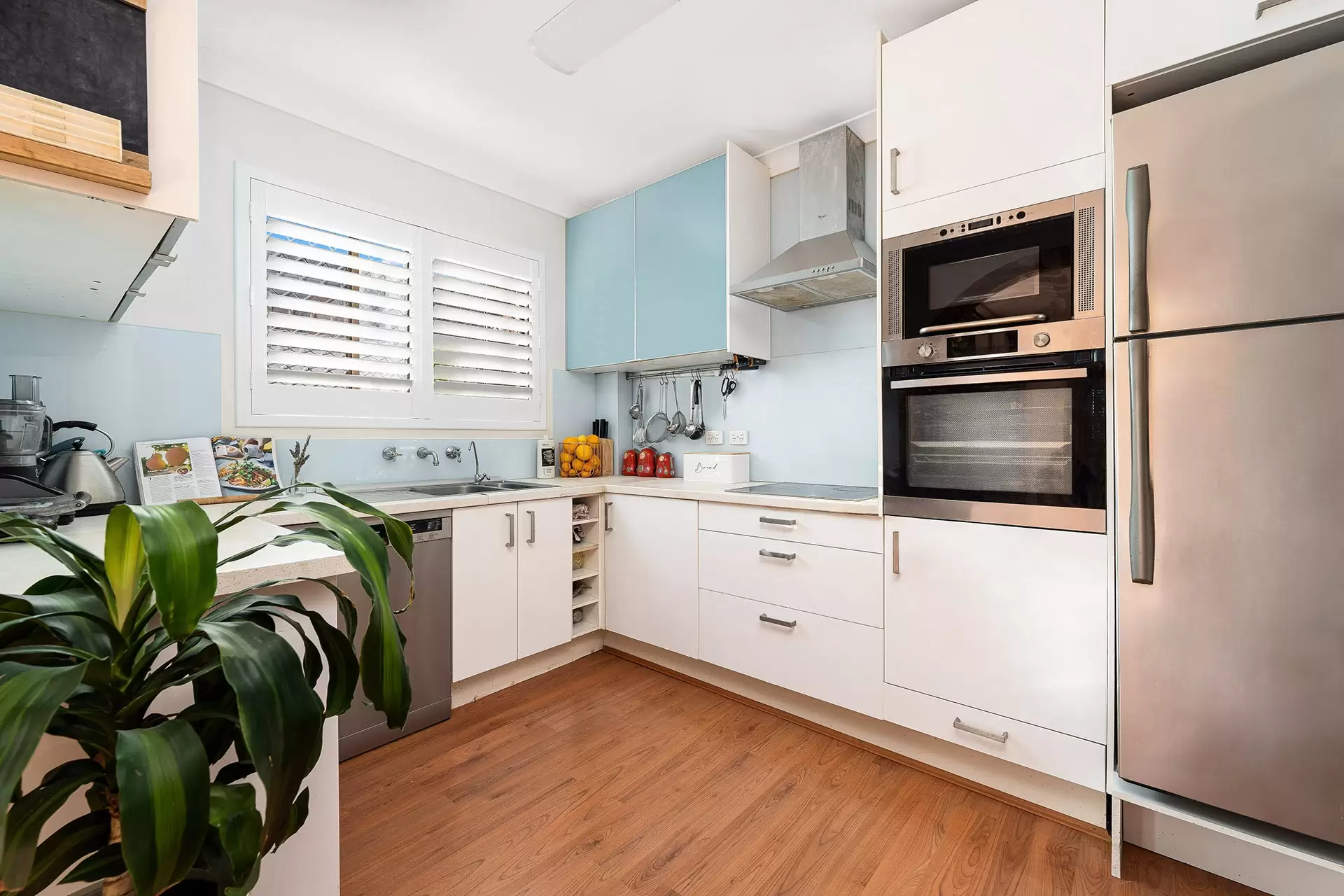 2/11-15 Ocean Street, Penshurst Sold by Gavan Property - image 1