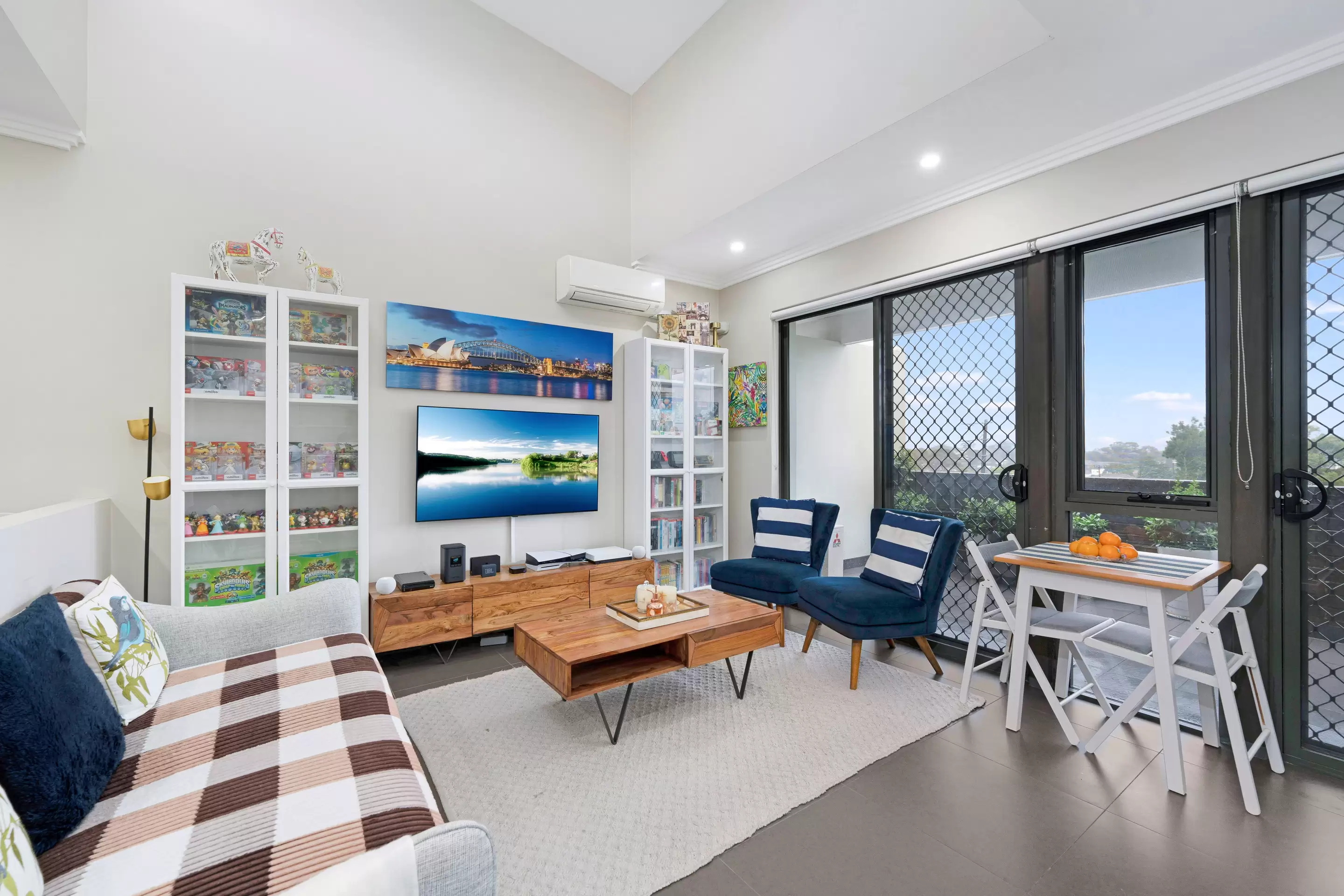 402/823-829 King Georges Road, South Hurstville Sold by Gavan Property - image 1
