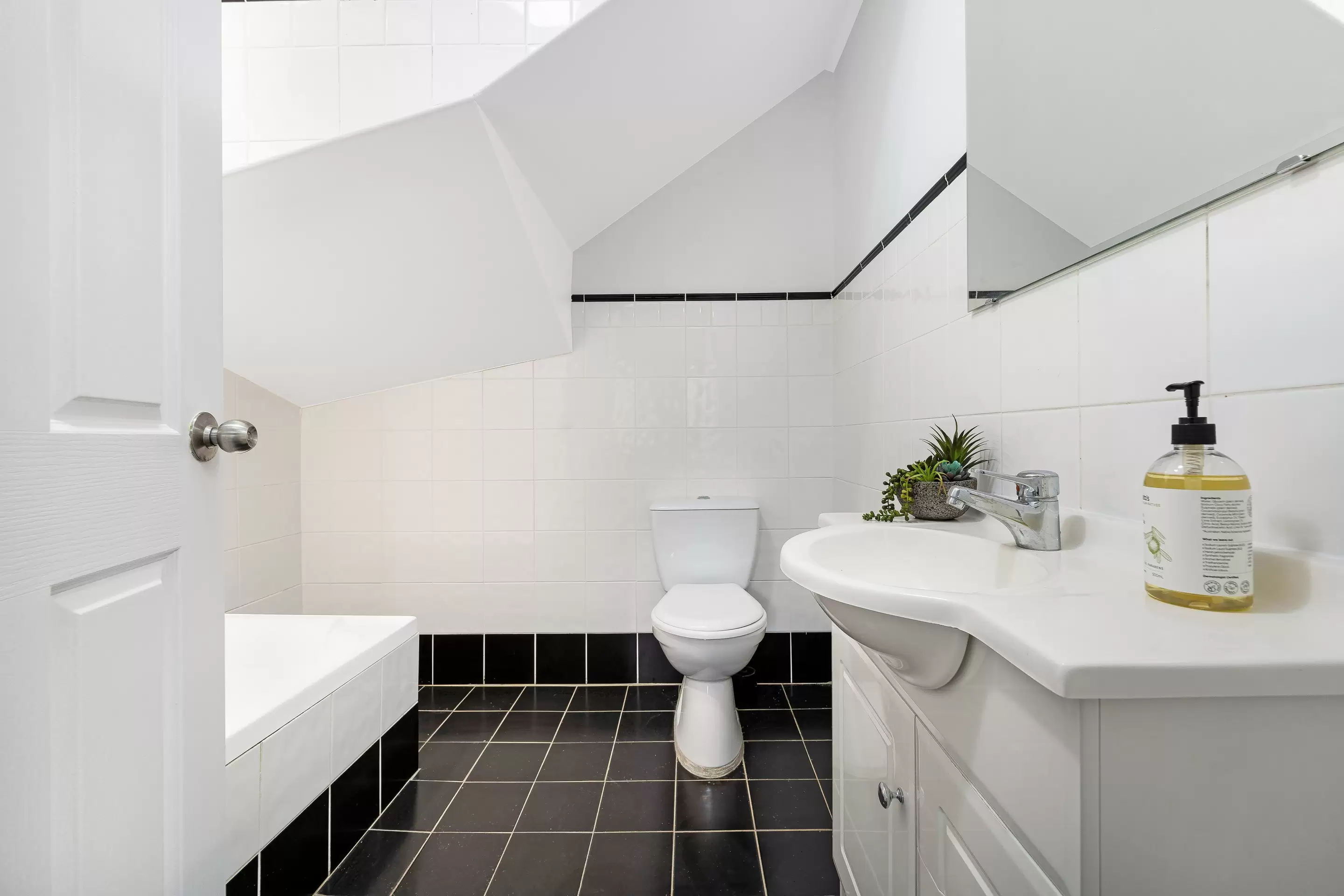 13/17-21 Newman Street, Mortdale Sold by Gavan Property - image 1