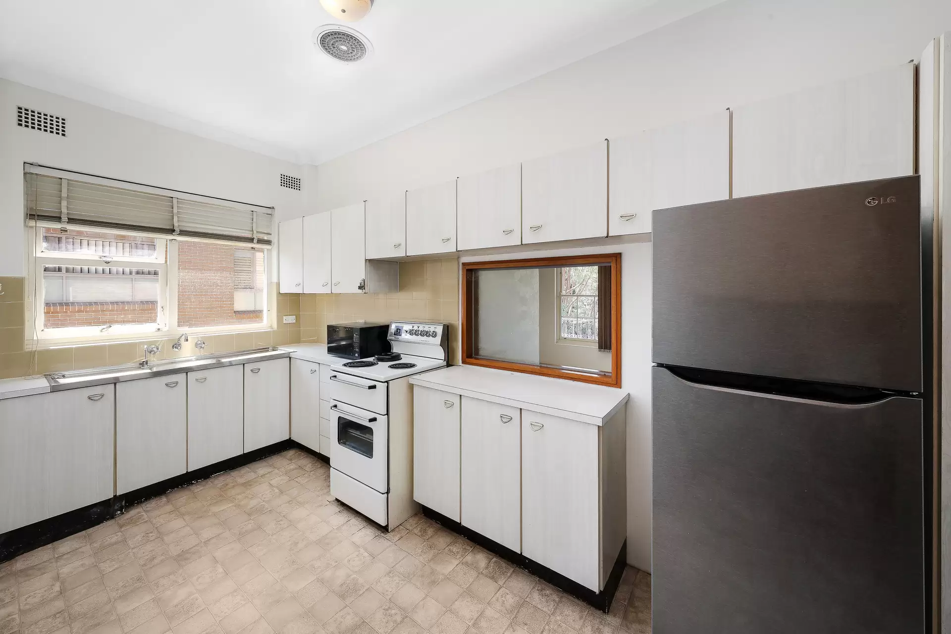 4/9 Kairawa Street, South Hurstville Sold by Gavan Property - image 1