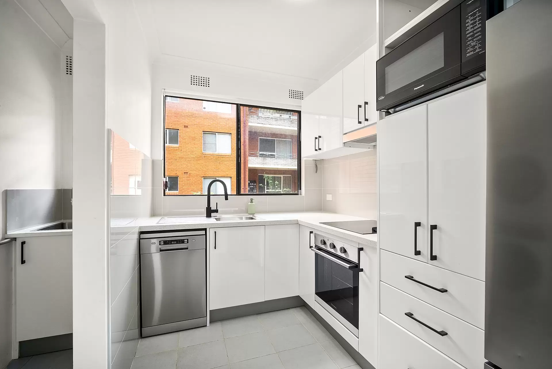 2/15 Oxford Street, Mortdale Sold by Gavan Property - image 1