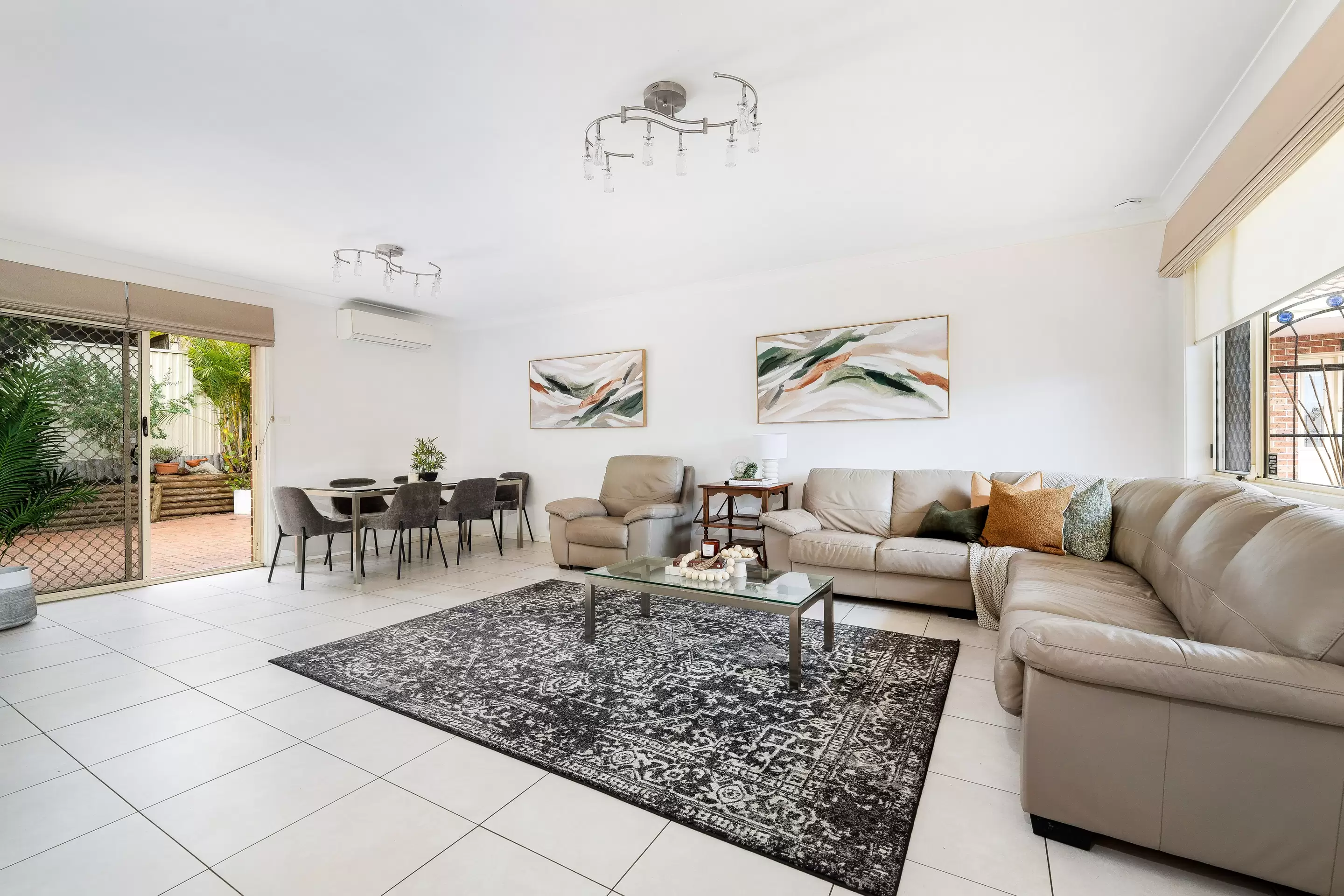 4/20 Rickard Road, South Hurstville Sold by Gavan Property - image 1