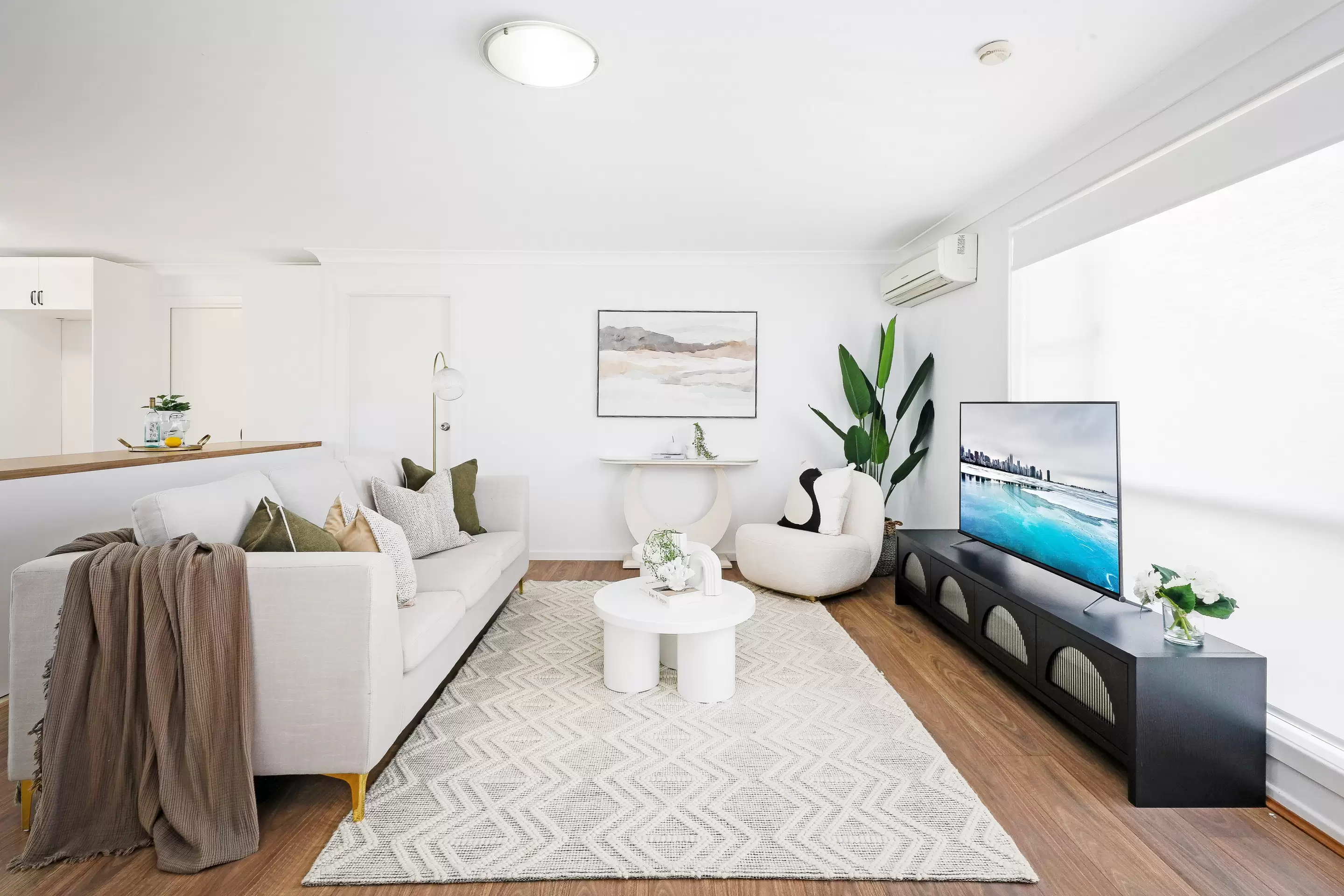 4/883 King Georges Road, South Hurstville Sold by Gavan Property - image 1