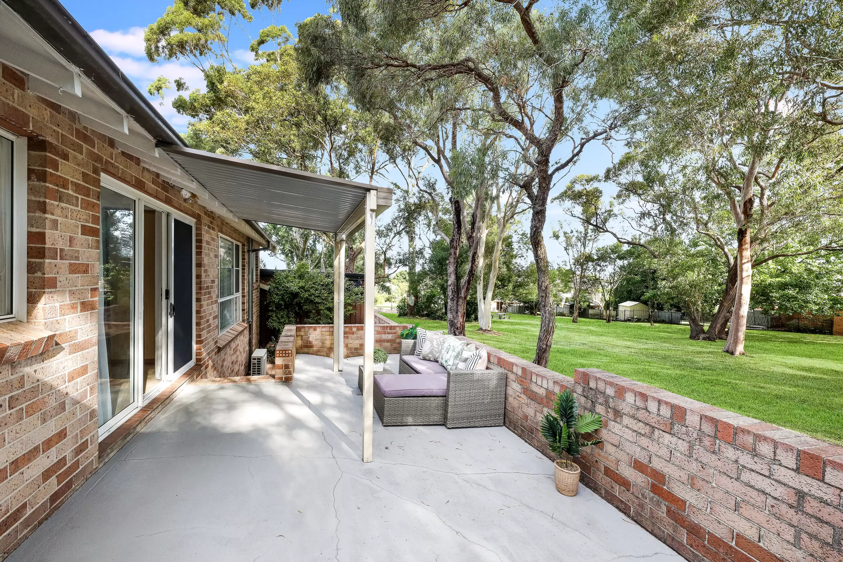 4/883 King Georges Road, South Hurstville Sold by Gavan Property - image 1
