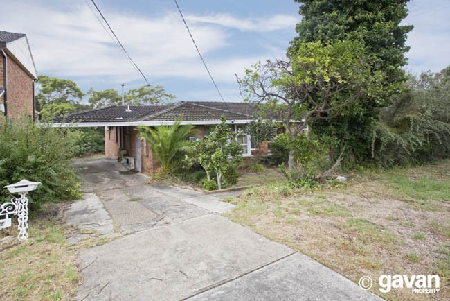 1 Pine Street, Lugarno Sold by Gavan Property - image 1