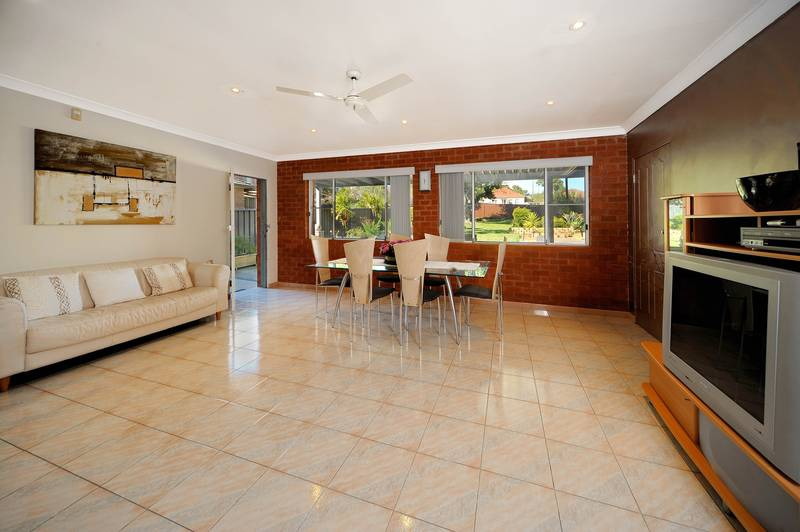 17A Romani Avenue, Hurstville Sold by Gavan Property - image 1