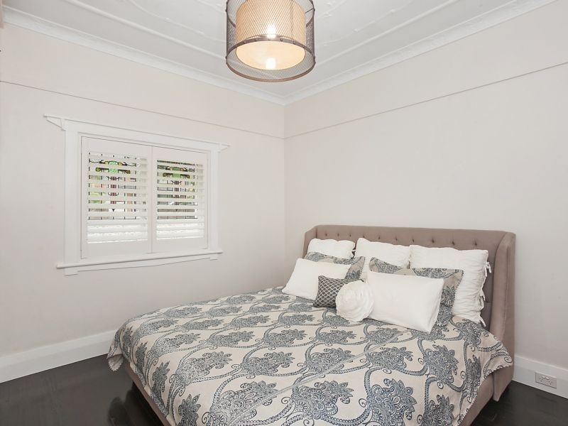 15 The Esplanade, South Hurstville Sold by Gavan Property - image 1